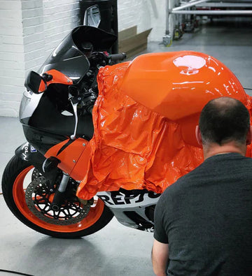 🏍️ Folieren oder Lackieren bei Supersportlern – Kosten, Haltbarkeit & Profi-Tipps | EuroFairings