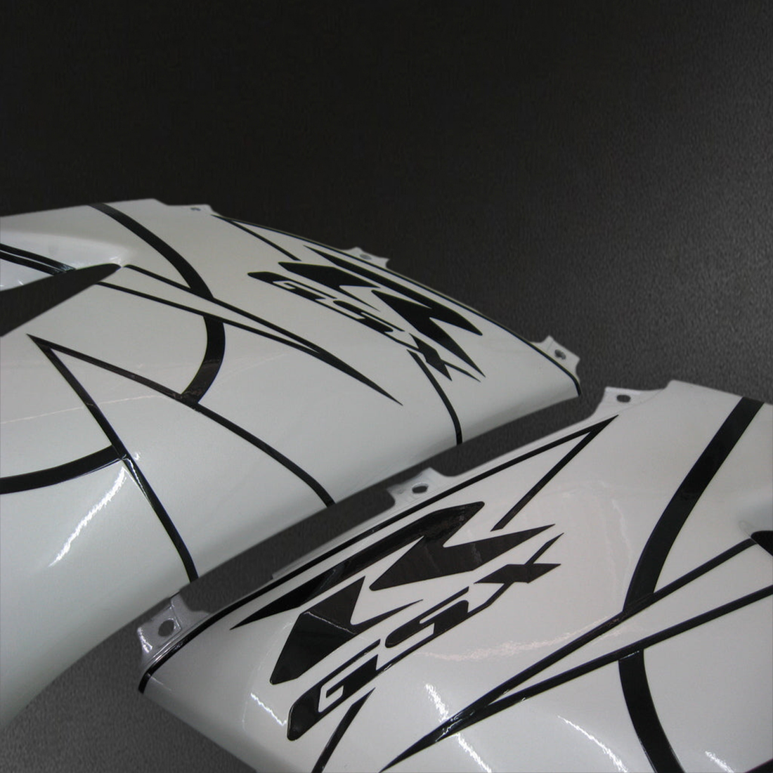 Suzuki GSXR1000 (2003-2004) Gloss White & Black - Custom ABS Fairing Kit