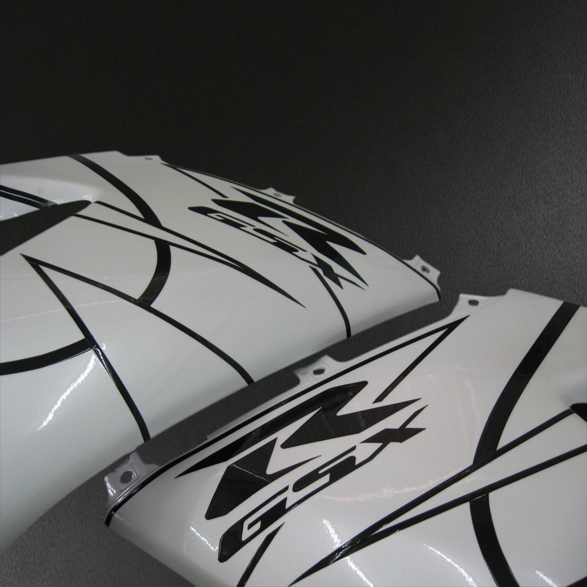 Suzuki GSXR1000 (2003-2004) Gloss White & Black - Custom ABS Fairing Kit