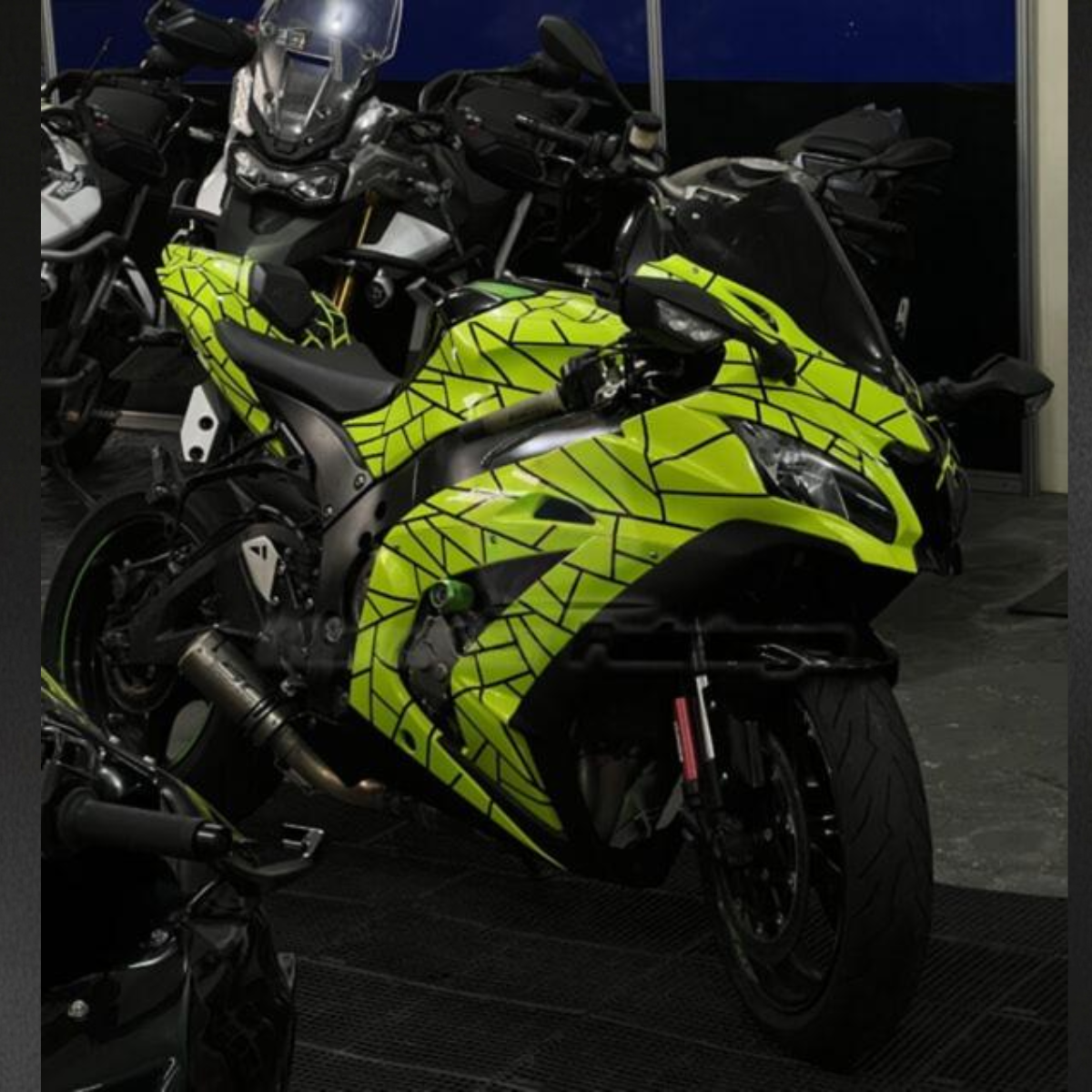 Kawasaki ZX10R (2016-2020) Gloss Black & Green Split Fairing Kit | ABS Bodywork