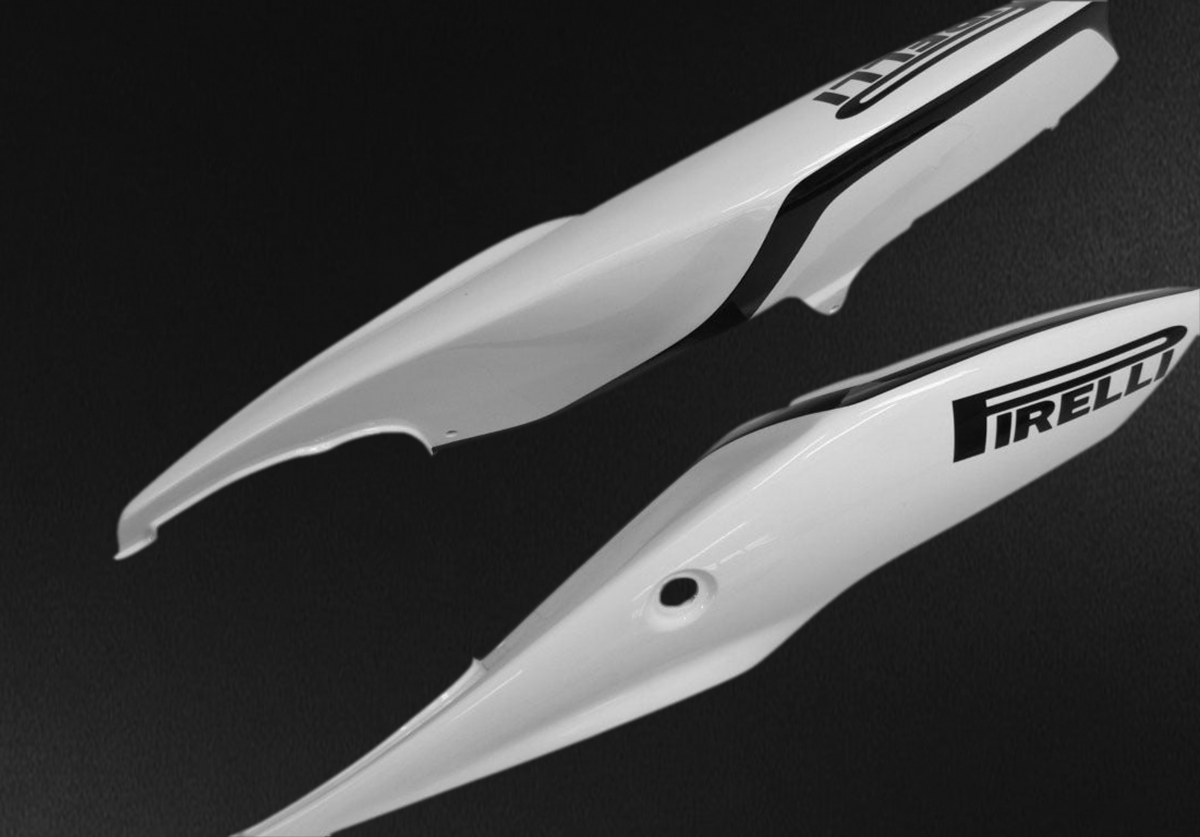 Suzuki GSXR 600-750 (2006-2007) White & Black Alstare Corona Fairing Kit - Aftermarket ABS Bodywork