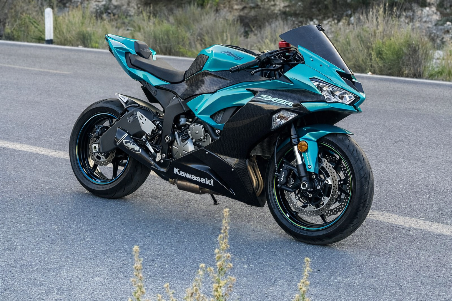 Kawasaki ZX-6R (2019–2023) Tiffany Blue & Carbon OEM+ Custom Fairings Kit